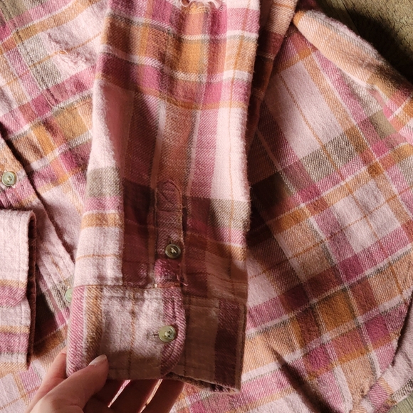 American Eagle Distressed Flannel - Picture 4 of 6